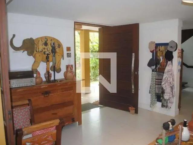 Casa / Sobrado em Condomínio para Locação em Salvador/BA Piatã 5 Quartos
