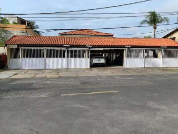 Casa / Sobrado em Condomínio para Locação em Salvador/BA Praia do Flamengo 3 Quartos