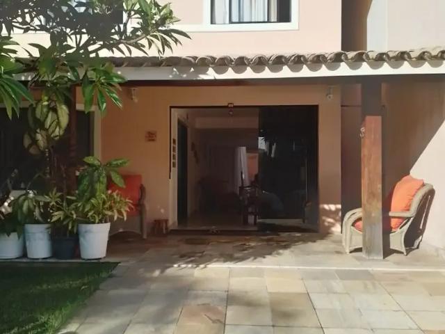Casa / Sobrado em Condomínio para Locação em Salvador/BA Praia do Flamengo 3 Quartos