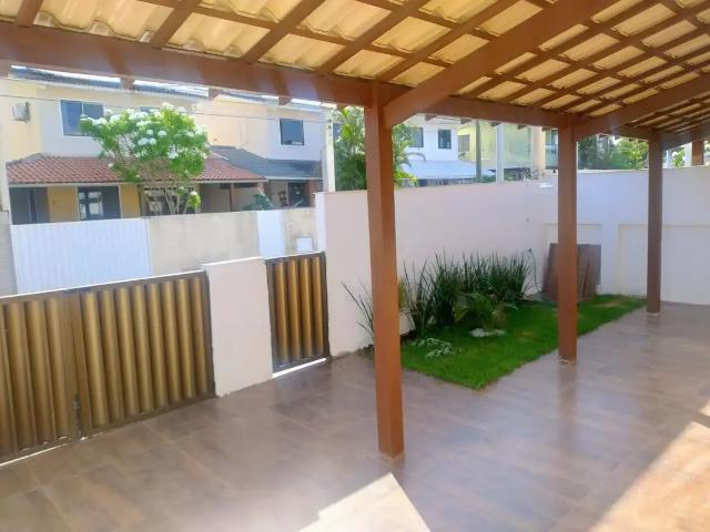 Casa / Sobrado em Condomínio para Locação em Salvador/BA Praia do Flamengo 4 Quartos