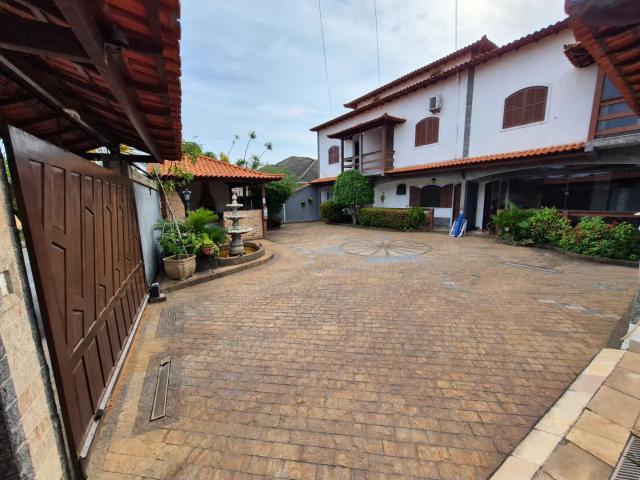 Casa / Sobrado em Condomínio para Locação em Saquarema/RJ Itaúna 3 Quartos