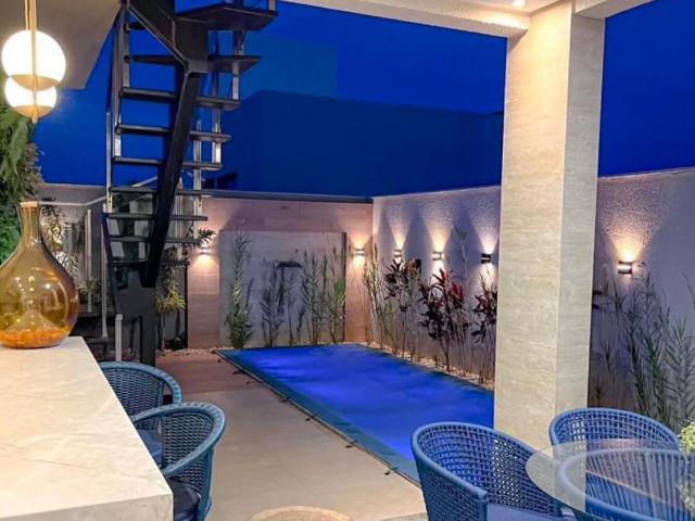 Casa / Sobrado em Condomínio para Locação em Senador Canedo/GO Jardins Nápoles 4 Quartos