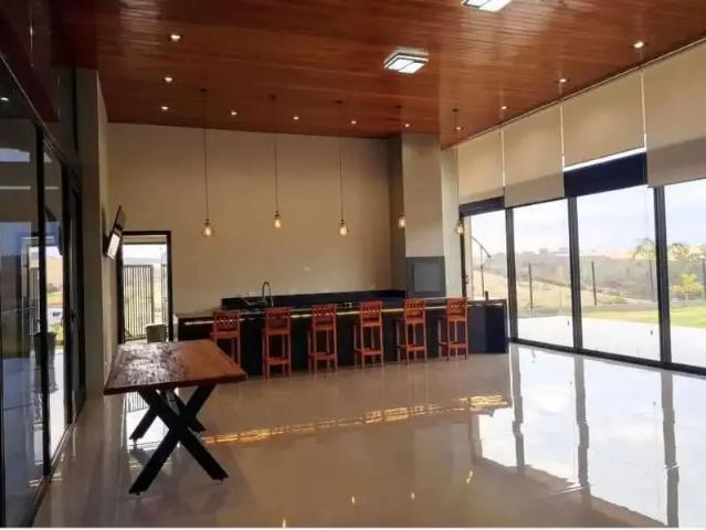 Casa / Sobrado em Condomínio para Locação em Sertanópolis/PR Centro 4 Quartos