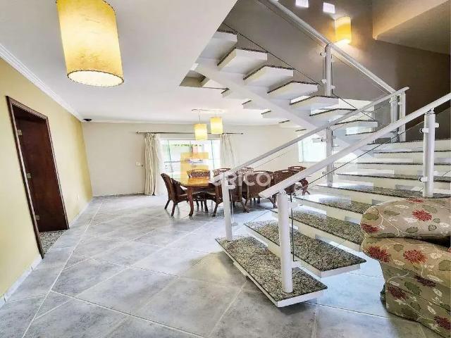 Casa / Sobrado em Condomínio para Locação em Sorocaba/SP Jardim Ibiti do Paço 6 Quartos