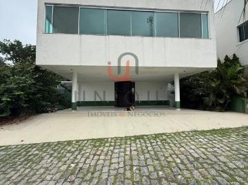 Casa / Sobrado em Condomínio para Locação em Macaé/RJ Cancela Preta 4 Quartos