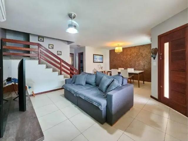 Casa / Sobrado em Condomínio para Venda em Macaé/RJ Granja dos Cavaleiros 3 Quartos