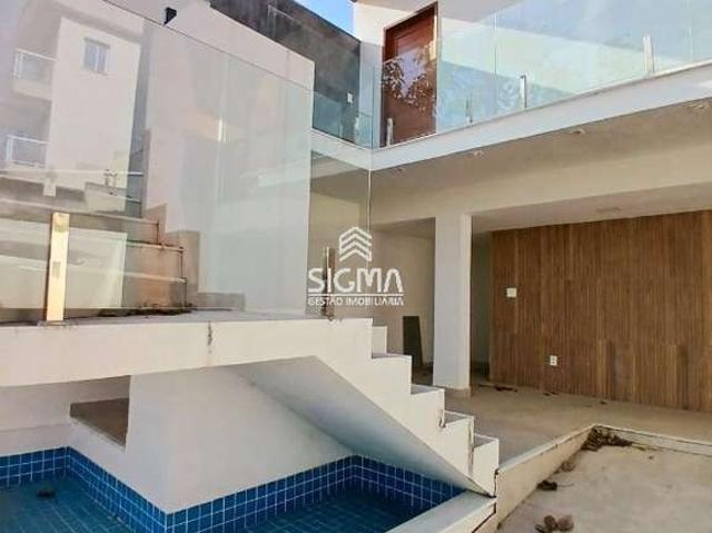 Casa / Sobrado em Condomínio para Venda em Macaé/RJ Lagoa 3 Quartos
