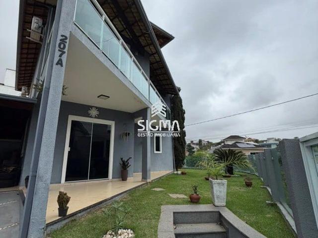 Casa / Sobrado em Condomínio para Venda em Macaé/RJ Lagoa 3 Quartos