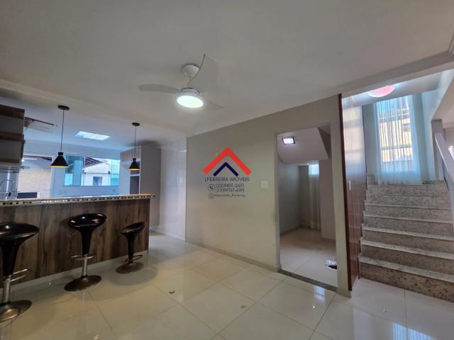 Casa / Sobrado em Condomínio para Venda em Macaé/RJ Lagoa 4 Quartos