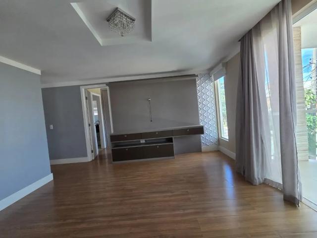 Casa / Sobrado em Condomínio para Venda em Macaé/RJ Lagoa 4 Quartos