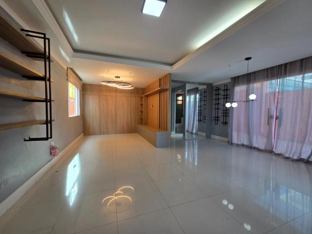 Casa / Sobrado em Condomínio para Venda em Macaé/RJ Lagoa 5 Quartos