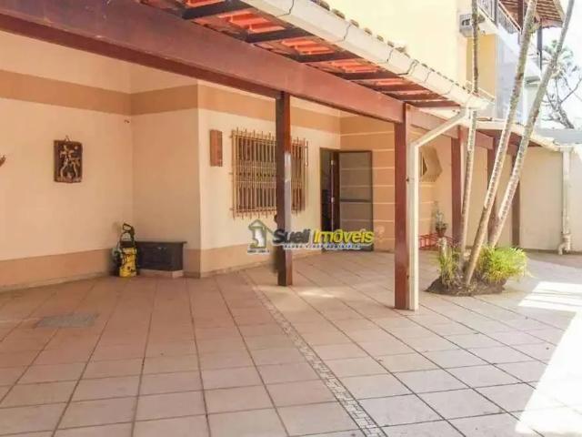 Casa / Sobrado em Condomínio para Venda em Macaé/RJ Mirante da Lagoa 5 Quartos
