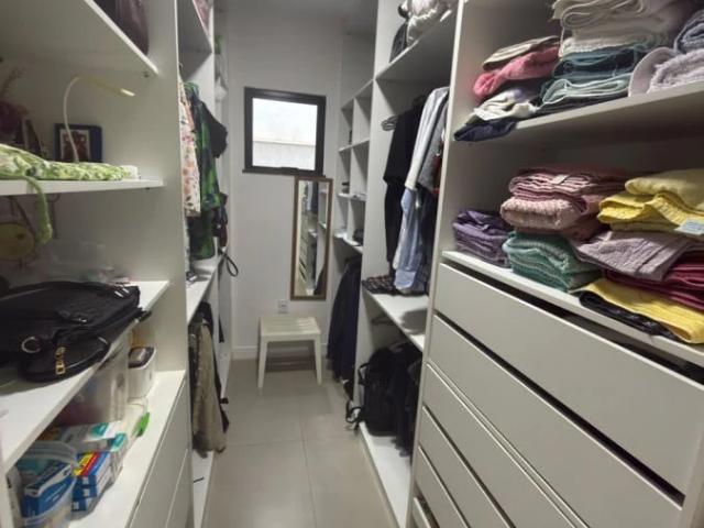 Casa / Sobrado em Condomínio para Venda em Macaé/RJ Vale dos Cristais 3 Quartos