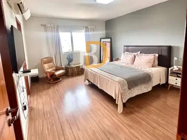 Casa / Sobrado em Condomínio para Venda em Macaé/RJ Vale dos Cristais 3 Quartos