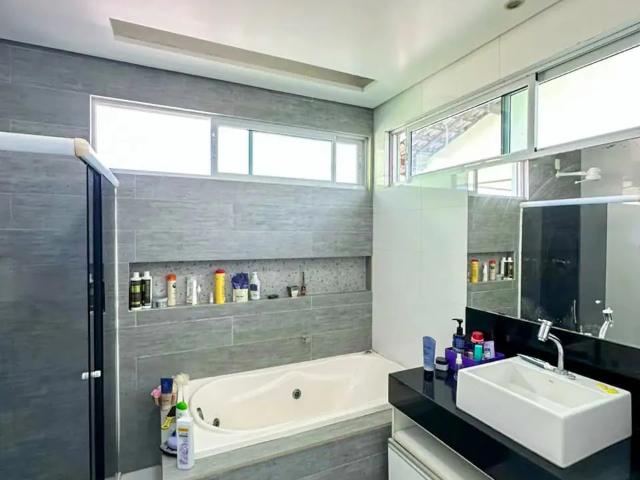 Casa / Sobrado em Condomínio para Venda em Maceió/AL Antares 5 Quartos
