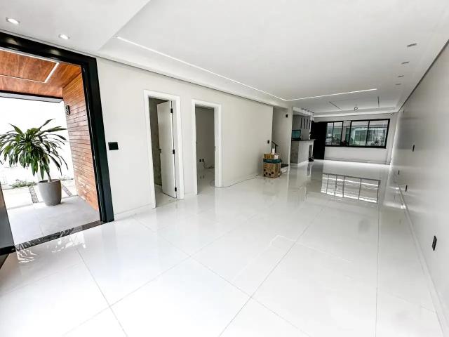 Casa / Sobrado em Condomínio para Venda em Manaus/AM Flores 5 Quartos