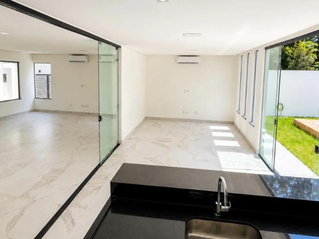 Casa / Sobrado em Condomínio para Venda em Manaus/AM Ponta Negra 4 Quartos