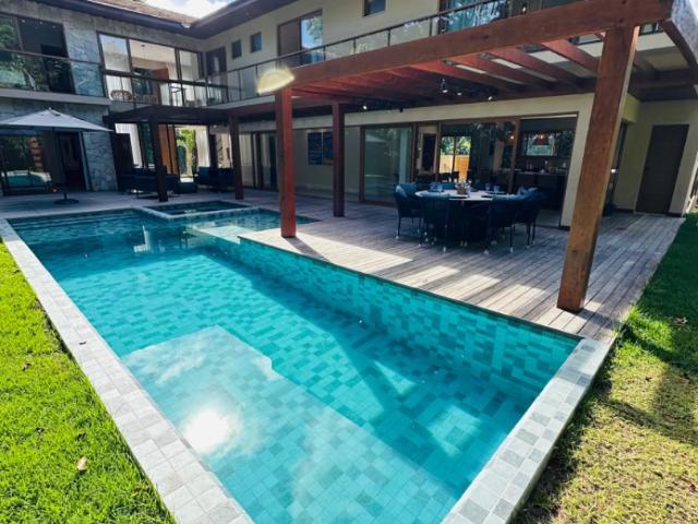 Casa / Sobrado em Condomínio para Venda em Mata de São João/BA Praia do Forte 6 Quartos