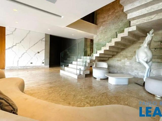 Casa / Sobrado em Condomínio para Venda em Mogi das Cruzes/SP Aruã 5 Quartos