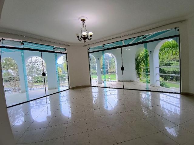 Casa / Sobrado em Condomínio para Venda em Mogi das Cruzes/SP Vila Oliveira 4 Quartos