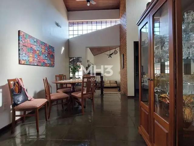 Casa / Sobrado em Condomínio para Venda em Monte Alegre do Sul/SP Centro 3 Quartos
