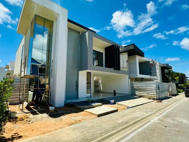 Casa / Sobrado em Condomínio para Venda em Natal/RN Pitimbu 5 Quartos