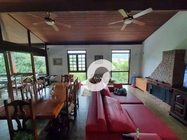 Casa / Sobrado em Condomínio para Venda em Niterói/RJ Badu 3 Quartos