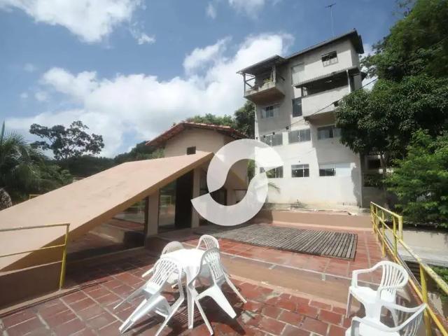 Casa / Sobrado em Condomínio para Venda em Niterói/RJ Baldeador 5 Quartos