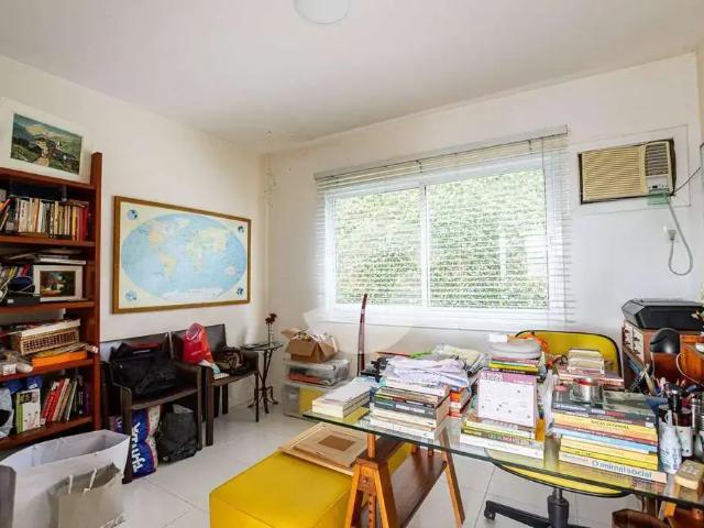 Casa / Sobrado em Condomínio para Venda em Niterói/RJ Camboinhas 4 Quartos