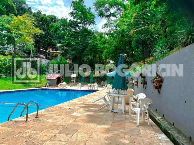 Casa / Sobrado em Condomínio para Venda em Niterói/RJ Itaipu 3 Quartos