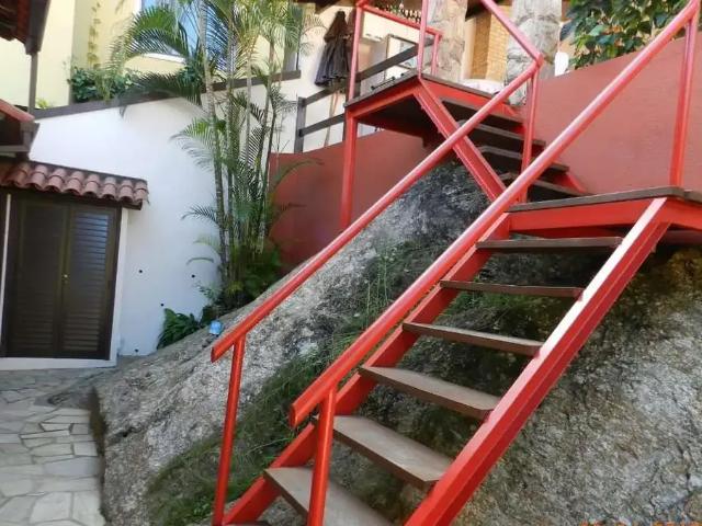 Casa / Sobrado em Condomínio para Venda em Niterói/RJ Itaipu 3 Quartos