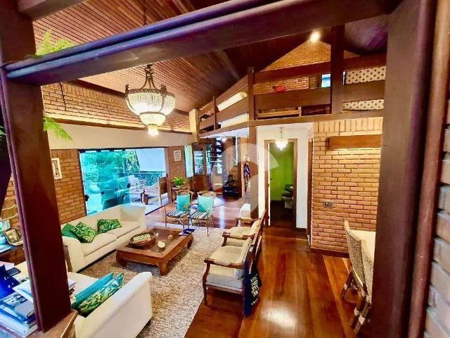 Casa / Sobrado em Condomínio para Venda em Niterói/RJ Itaipu 4 Quartos