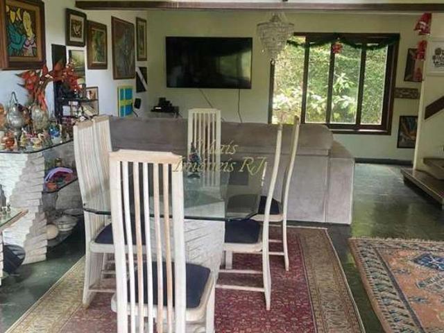 Casa / Sobrado em Condomínio para Venda em Niterói/RJ Itaipu 5 Quartos