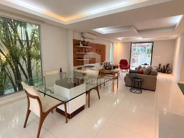 Casa / Sobrado em Condomínio para Venda em Niterói/RJ Maria Paula 3 Quartos