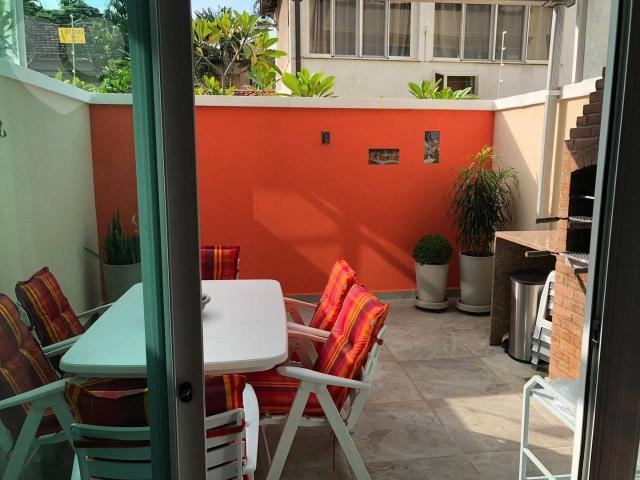 Casa / Sobrado em Condomínio para Venda em Niterói/RJ São Francisco 2 Quartos