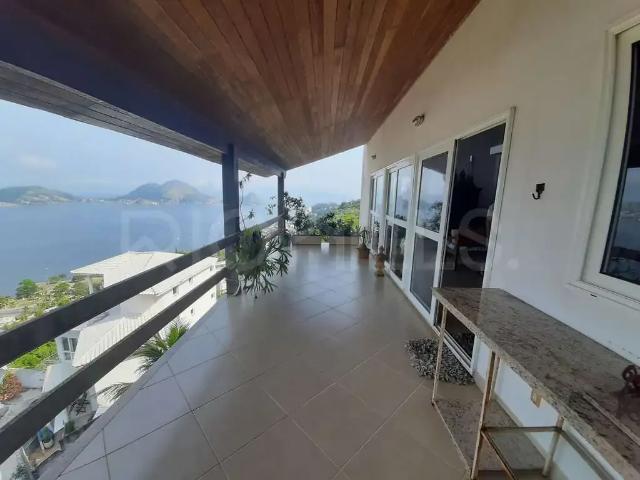 Casa / Sobrado em Condomínio para Venda em Niterói/RJ São Francisco 4 Quartos