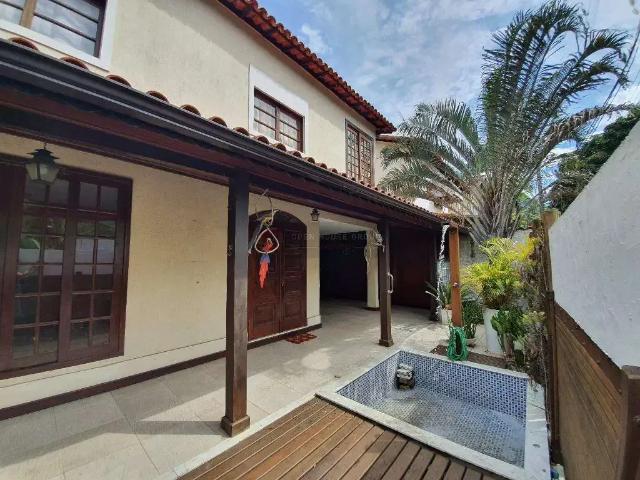 Casa / Sobrado em Condomínio para Venda em Niterói/RJ São Francisco 4 Quartos