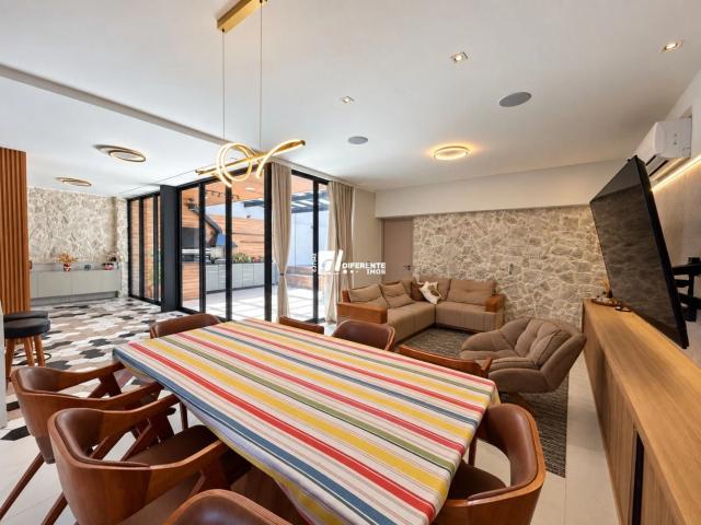 Casa / Sobrado em Condomínio para Venda em Nova Iguaçu/RJ Conjunto Residencial Redenção 4 Quartos