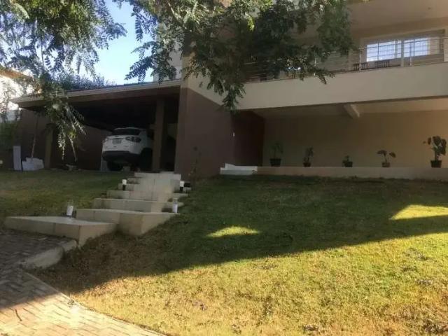 Casa / Sobrado em Condomínio para Venda em Atibaia/SP Guaxinduva 5 Quartos