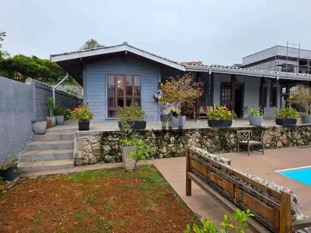 Casa / Sobrado em Condomínio para Venda em Atibaia/SP Jardim Shangri Lá 4 Quartos