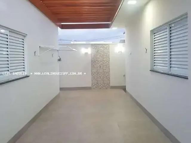 Casa / Sobrado em Condomínio para Venda em Álvares Machado/SP Valência 5 Quartos