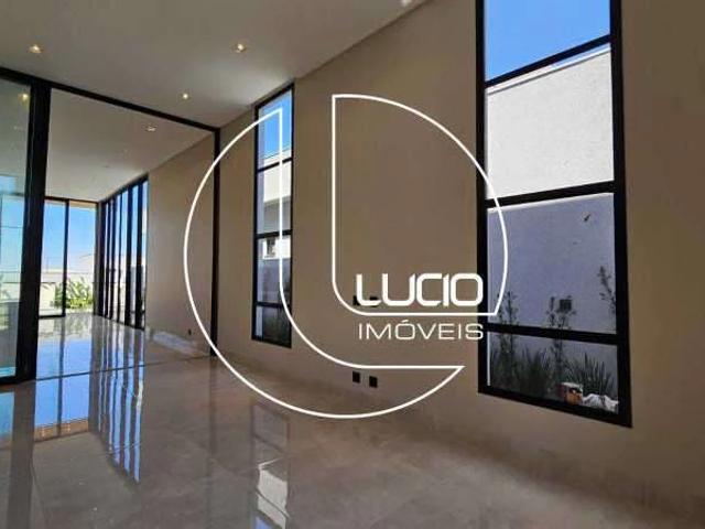 Casa / Sobrado em Condomínio para Venda em Anápolis/GO Condomínio Residencial Grand Trianon 3 Quartos