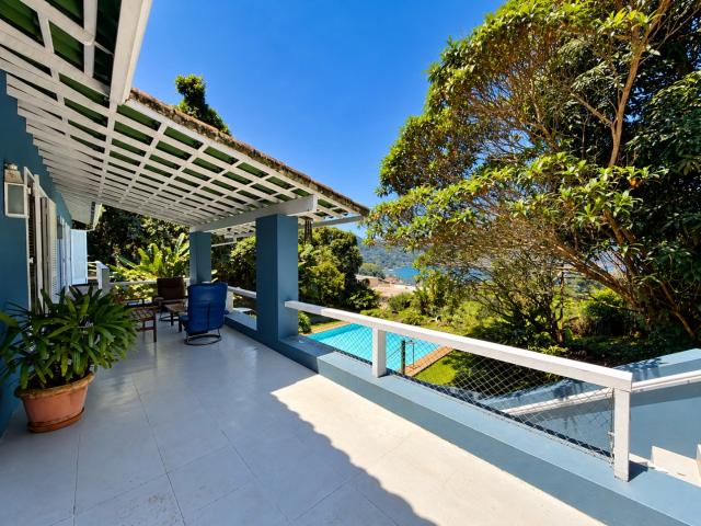 Casa / Sobrado em Condomínio para Venda em Angra dos Reis/RJ Portogalo 4 Quartos