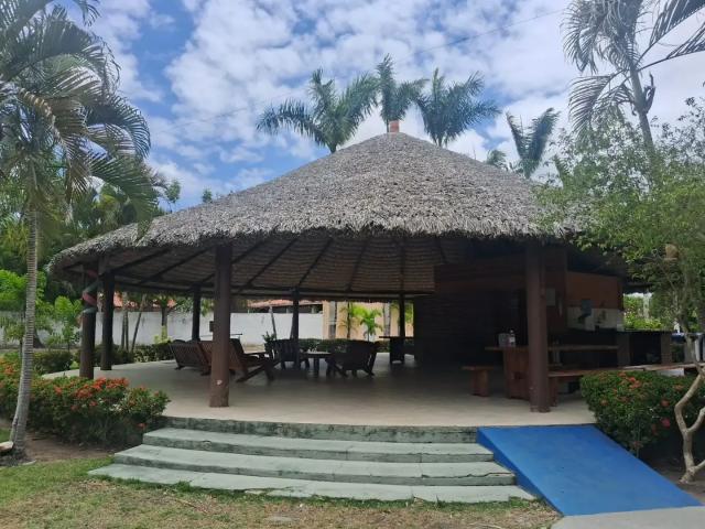 Casa / Sobrado em Condomínio para Venda em Aquiraz/CE Camará 4 Quartos