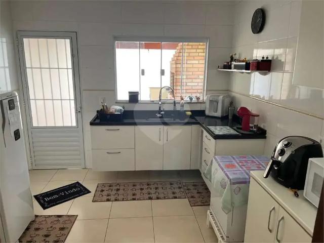 Casa / Sobrado em Condomínio para Venda em Araçoiaba da Serra/SP Centro 3 Quartos