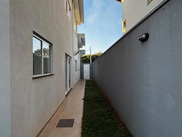 Casa / Sobrado em Condomínio para Venda em Araraquara/SP Parque Residencial Damha 3 Quartos