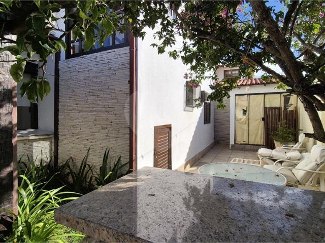 Casa / Sobrado em Condomínio para Venda em Armação dos Búzios/RJ Geribá 4 Quartos