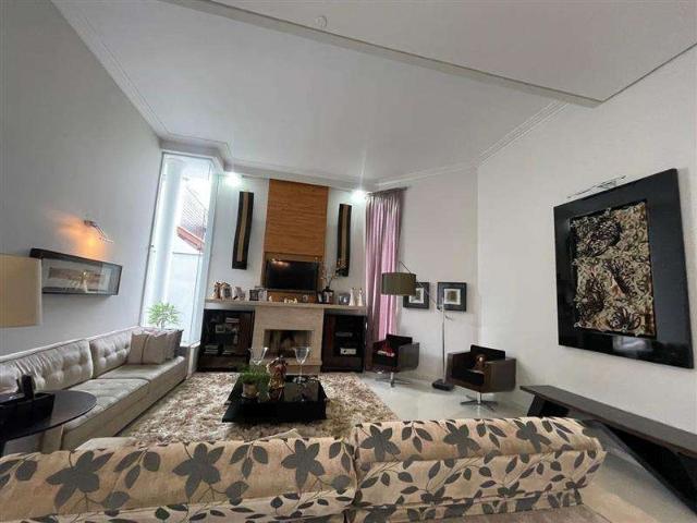 Casa / Sobrado em Condomínio para Venda em Arujá/SP Arujázinho I, II e III 4 Quartos
