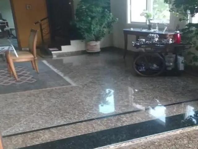 Casa / Sobrado em Condomínio para Venda em Arujá/SP Arujázinho I, II e III 6 Quartos