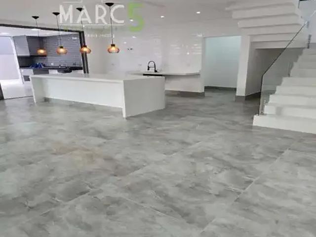 Casa / Sobrado em Condomínio para Venda em Arujá/SP Residencial Real Park 4 Quartos